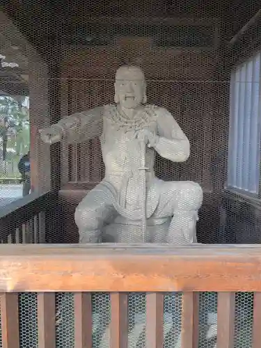 石切劔箭神社の像