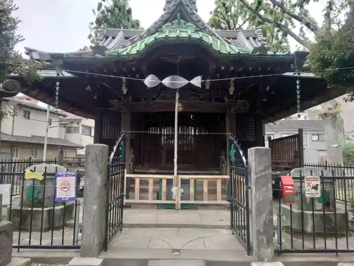 南品川諏訪神社の{uncategorized: "未分類", other: "その他", undefined: "問題あり", building: "その他建物", grave: "お墓", sacred_gate: "鳥居", guardian: "狛犬", statue: "像", buddha: "仏像", history: "歴史", nature: "自然", garden: "庭園", animal: "動物", pagoda: "塔", temizu: "手水舎", mountain_gate: "山門・神門", sanctuary: "本殿・本堂", subordinate: "末社・摂社", art: "芸術", scenery: "景色", jizo: "地蔵", ema: "絵馬", goshuin: "御朱印", omikuji: "おみくじ", items: "授与品その他", amulet: "お守り", goshuincho: "御朱印帳", eats: "食事", festival: "お祭り", votive_dance: "神楽", shichigosan: "七五三参", wedding: "結婚式", experience: "体験その他", initially: "初詣", around: "周辺", anti_infection: "感染症対策"}