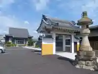 笠松別院の{uncategorized: "未分類", other: "その他", undefined: "問題あり", building: "その他建物", grave: "お墓", sacred_gate: "鳥居", guardian: "狛犬", statue: "像", buddha: "仏像", history: "歴史", nature: "自然", garden: "庭園", animal: "動物", pagoda: "塔", temizu: "手水舎", mountain_gate: "山門・神門", sanctuary: "本殿・本堂", subordinate: "末社・摂社", art: "芸術", scenery: "景色", jizo: "地蔵", ema: "絵馬", goshuin: "御朱印", omikuji: "おみくじ", items: "授与品その他", amulet: "お守り", goshuincho: "御朱印帳", eats: "食事", festival: "お祭り", votive_dance: "神楽", shichigosan: "七五三参", wedding: "結婚式", experience: "体験その他", initially: "初詣", around: "周辺", anti_infection: "感染症対策"}