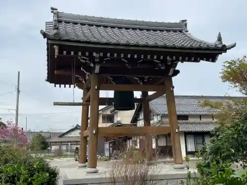 興敬寺の{uncategorized: "未分類", other: "その他", undefined: "問題あり", building: "その他建物", grave: "お墓", sacred_gate: "鳥居", guardian: "狛犬", statue: "像", buddha: "仏像", history: "歴史", nature: "自然", garden: "庭園", animal: "動物", pagoda: "塔", temizu: "手水舎", mountain_gate: "山門・神門", sanctuary: "本殿・本堂", subordinate: "末社・摂社", art: "芸術", scenery: "景色", jizo: "地蔵", ema: "絵馬", goshuin: "御朱印", omikuji: "おみくじ", items: "授与品その他", amulet: "お守り", goshuincho: "御朱印帳", eats: "食事", festival: "お祭り", votive_dance: "神楽", shichigosan: "七五三参", wedding: "結婚式", experience: "体験その他", initially: "初詣", around: "周辺", anti_infection: "感染症対策"}