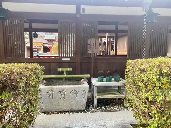 車折神社の手水舎
