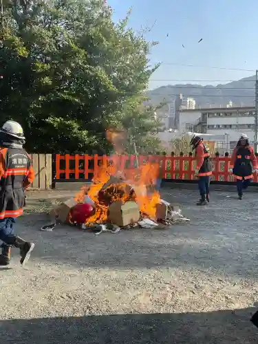 豊山八幡神社の{uncategorized: "未分類", other: "その他", undefined: "問題あり", building: "その他建物", grave: "お墓", sacred_gate: "鳥居", guardian: "狛犬", statue: "像", buddha: "仏像", history: "歴史", nature: "自然", garden: "庭園", animal: "動物", pagoda: "塔", temizu: "手水舎", mountain_gate: "山門・神門", sanctuary: "本殿・本堂", subordinate: "末社・摂社", art: "芸術", scenery: "景色", jizo: "地蔵", ema: "絵馬", goshuin: "御朱印", omikuji: "おみくじ", items: "授与品その他", amulet: "お守り", goshuincho: "御朱印帳", eats: "食事", festival: "お祭り", votive_dance: "神楽", shichigosan: "七五三参", wedding: "結婚式", experience: "体験その他", initially: "初詣", around: "周辺", anti_infection: "感染症対策"}