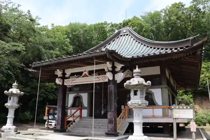 清滝寺の本殿・本堂