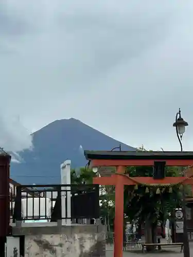 新屋山神社の鳥居