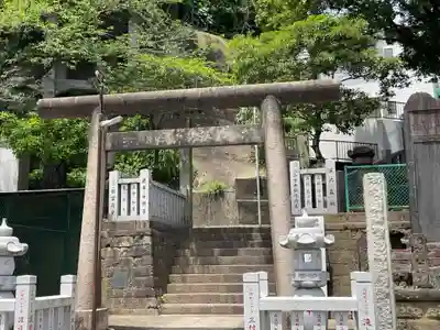 （芝生）浅間神社の鳥居