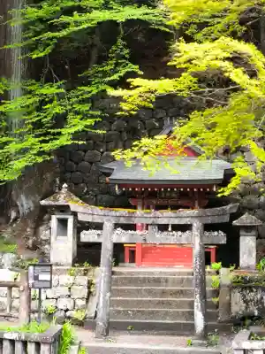 日光二荒山神社の{uncategorized: "未分類", other: "その他", undefined: "問題あり", building: "その他建物", grave: "お墓", sacred_gate: "鳥居", guardian: "狛犬", statue: "像", buddha: "仏像", history: "歴史", nature: "自然", garden: "庭園", animal: "動物", pagoda: "塔", temizu: "手水舎", mountain_gate: "山門・神門", sanctuary: "本殿・本堂", subordinate: "末社・摂社", art: "芸術", scenery: "景色", jizo: "地蔵", ema: "絵馬", goshuin: "御朱印", omikuji: "おみくじ", items: "授与品その他", amulet: "お守り", goshuincho: "御朱印帳", eats: "食事", festival: "お祭り", votive_dance: "神楽", shichigosan: "七五三参", wedding: "結婚式", experience: "体験その他", initially: "初詣", around: "周辺", anti_infection: "感染症対策"}