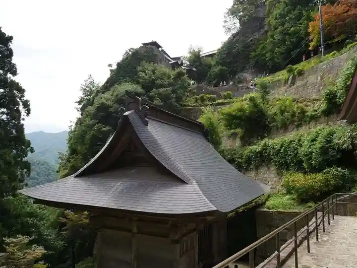 宝珠山 立石寺の本殿・本堂