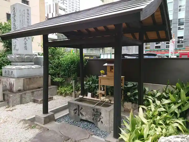 日蓮宗瑞光山久遠寺の手水舎