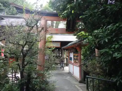 御辰稲荷神社の鳥居