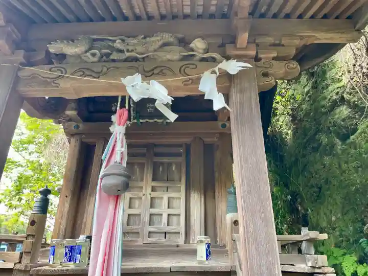 八幡宮の{uncategorized: "未分類", other: "その他", undefined: "問題あり", building: "その他建物", grave: "お墓", sacred_gate: "鳥居", guardian: "狛犬", statue: "像", buddha: "仏像", history: "歴史", nature: "自然", garden: "庭園", animal: "動物", pagoda: "塔", temizu: "手水舎", mountain_gate: "山門・神門", sanctuary: "本殿・本堂", subordinate: "末社・摂社", art: "芸術", scenery: "景色", jizo: "地蔵", ema: "絵馬", goshuin: "御朱印", omikuji: "おみくじ", items: "授与品その他", amulet: "お守り", goshuincho: "御朱印帳", eats: "食事", festival: "お祭り", votive_dance: "神楽", shichigosan: "七五三参", wedding: "結婚式", experience: "体験その他", initially: "初詣", around: "周辺", anti_infection: "感染症対策"}