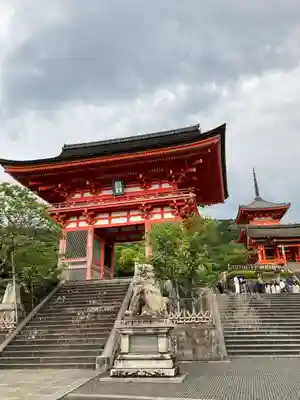 清水寺の山門・神門