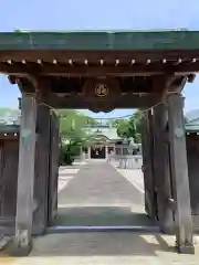 尾陽神社の山門