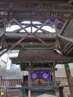 被官稲荷神社の本殿・本堂