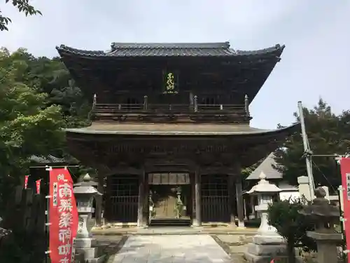 温泉寺の山門