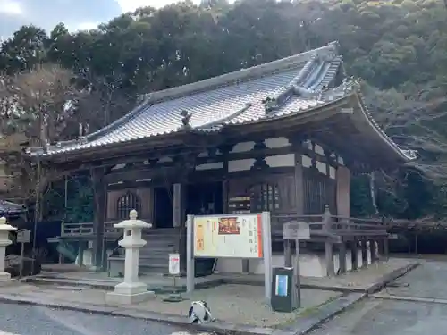 微妙寺の本殿