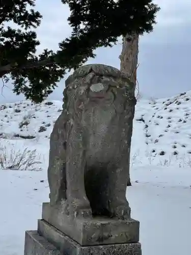 山越諏訪神社の狛犬