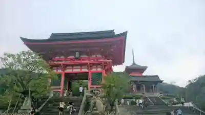 清水寺の山門・神門