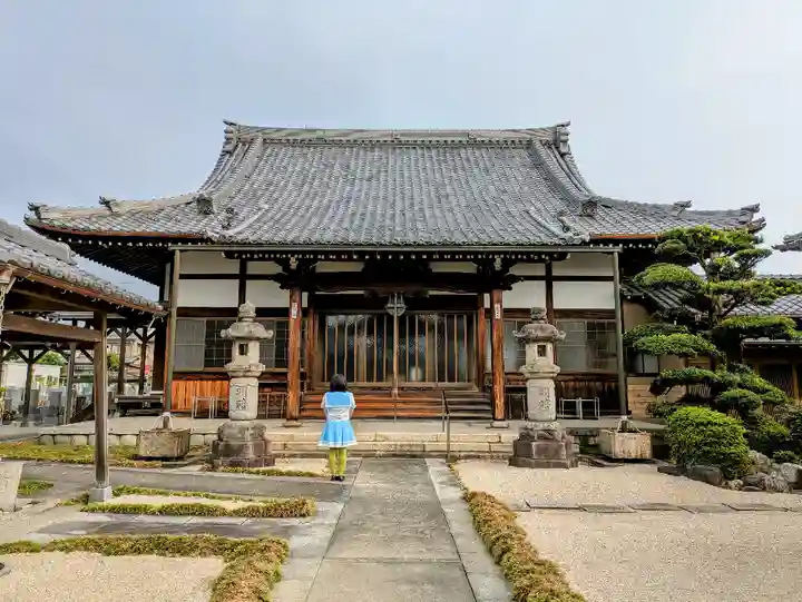 法華寺の本殿・本堂