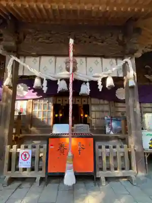 新倉富士浅間神社の本殿・本堂