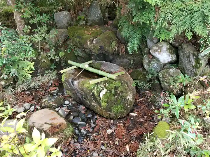 與能神社の{uncategorized: "未分類", other: "その他", undefined: "問題あり", building: "その他建物", grave: "お墓", sacred_gate: "鳥居", guardian: "狛犬", statue: "像", buddha: "仏像", history: "歴史", nature: "自然", garden: "庭園", animal: "動物", pagoda: "塔", temizu: "手水舎", mountain_gate: "山門・神門", sanctuary: "本殿・本堂", subordinate: "末社・摂社", art: "芸術", scenery: "景色", jizo: "地蔵", ema: "絵馬", goshuin: "御朱印", omikuji: "おみくじ", items: "授与品その他", amulet: "お守り", goshuincho: "御朱印帳", eats: "食事", festival: "お祭り", votive_dance: "神楽", shichigosan: "七五三参", wedding: "結婚式", experience: "体験その他", initially: "初詣", around: "周辺", anti_infection: "感染症対策"}