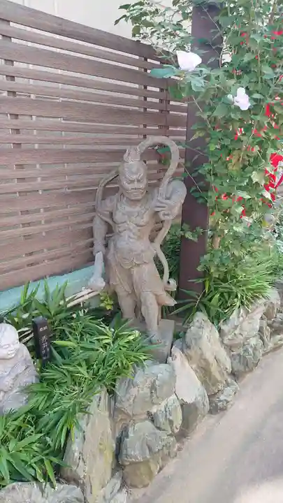 正寶院(飛不動尊)の像