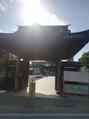 成田山川越別院の山門・神門