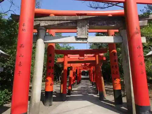 一葉稲荷神社の鳥居