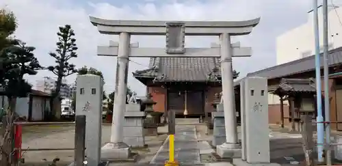 下新田稲荷神社の鳥居