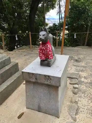 三輪成願稲荷神社(大神神社境外末社)の狛犬