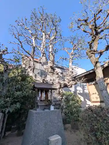 飛行神社の{uncategorized: "未分類", other: "その他", undefined: "問題あり", building: "その他建物", grave: "お墓", sacred_gate: "鳥居", guardian: "狛犬", statue: "像", buddha: "仏像", history: "歴史", nature: "自然", garden: "庭園", animal: "動物", pagoda: "塔", temizu: "手水舎", mountain_gate: "山門・神門", sanctuary: "本殿・本堂", subordinate: "末社・摂社", art: "芸術", scenery: "景色", jizo: "地蔵", ema: "絵馬", goshuin: "御朱印", omikuji: "おみくじ", items: "授与品その他", amulet: "お守り", goshuincho: "御朱印帳", eats: "食事", festival: "お祭り", votive_dance: "神楽", shichigosan: "七五三参", wedding: "結婚式", experience: "体験その他", initially: "初詣", around: "周辺", anti_infection: "感染症対策"}