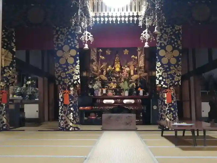 渭信寺の本殿・本堂