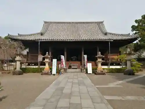 道成寺の本殿・本堂
