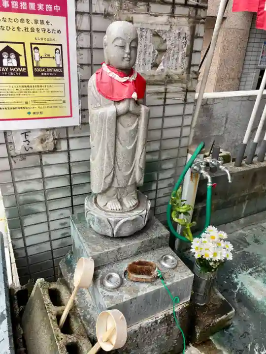 延命地蔵尊(よみせ通り延命地蔵尊)の地蔵