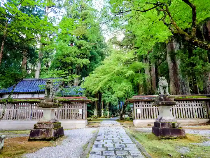 雄山神社中宮祈願殿(富山県)