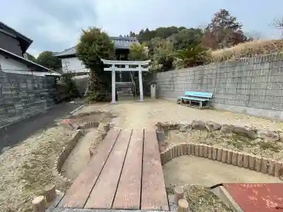 愛宕神社・櫻生稲荷大明神の{uncategorized: "未分類", other: "その他", undefined: "問題あり", building: "その他建物", grave: "お墓", sacred_gate: "鳥居", guardian: "狛犬", statue: "像", buddha: "仏像", history: "歴史", nature: "自然", garden: "庭園", animal: "動物", pagoda: "塔", temizu: "手水舎", mountain_gate: "山門・神門", sanctuary: "本殿・本堂", subordinate: "末社・摂社", art: "芸術", scenery: "景色", jizo: "地蔵", ema: "絵馬", goshuin: "御朱印", omikuji: "おみくじ", items: "授与品その他", amulet: "お守り", goshuincho: "御朱印帳", eats: "食事", festival: "お祭り", votive_dance: "神楽", shichigosan: "七五三参", wedding: "結婚式", experience: "体験その他", initially: "初詣", around: "周辺", anti_infection: "感染症対策"}