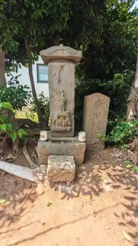 庚申様(富士塚と庚申塔)の塔