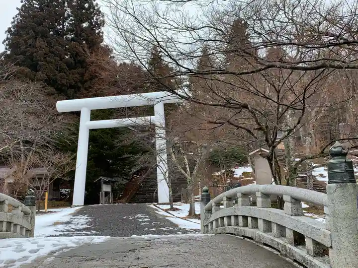 土津神社|こどもと出世の神さまの鳥居