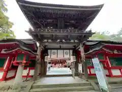 石上神宮の山門