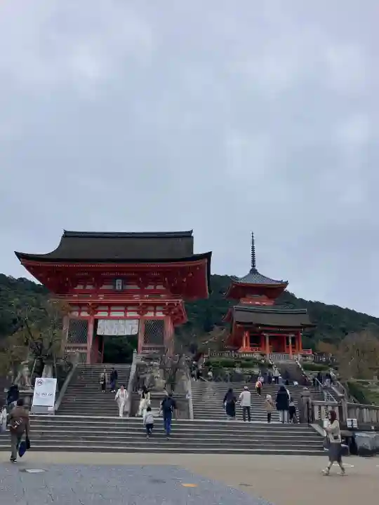 清水寺の山門・神門