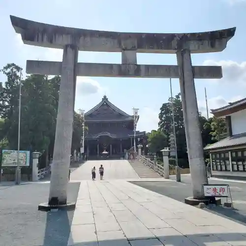 豊川閣　妙厳寺の鳥居