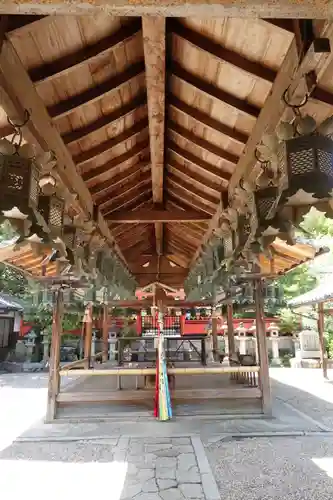 奈良豆比古神社の本殿