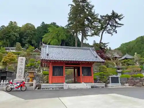 金剛寺の山門