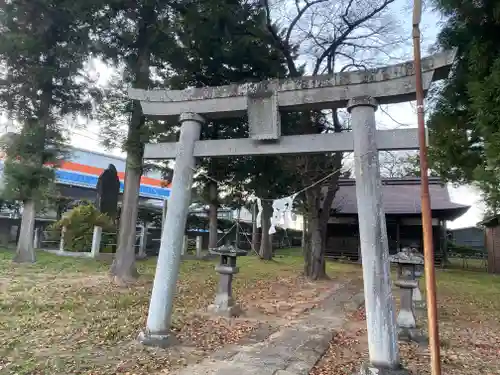 諏訪神社の鳥居