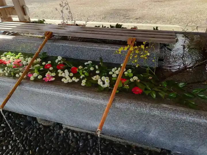 射水神社の手水舎