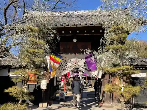 金蔵寺の山門・神門
