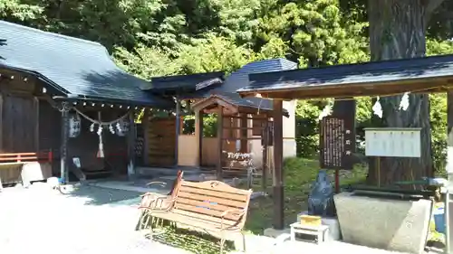 浅岸薬師神社の建物その他