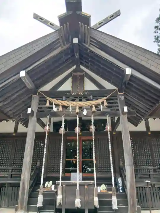 天照御祖神社の{uncategorized: "未分類", other: "その他", undefined: "問題あり", building: "その他建物", grave: "お墓", sacred_gate: "鳥居", guardian: "狛犬", statue: "像", buddha: "仏像", history: "歴史", nature: "自然", garden: "庭園", animal: "動物", pagoda: "塔", temizu: "手水舎", mountain_gate: "山門・神門", sanctuary: "本殿・本堂", subordinate: "末社・摂社", art: "芸術", scenery: "景色", jizo: "地蔵", ema: "絵馬", goshuin: "御朱印", omikuji: "おみくじ", items: "授与品その他", amulet: "お守り", goshuincho: "御朱印帳", eats: "食事", festival: "お祭り", votive_dance: "神楽", shichigosan: "七五三参", wedding: "結婚式", experience: "体験その他", initially: "初詣", around: "周辺", anti_infection: "感染症対策"}