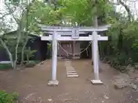 三柱神社の鳥居