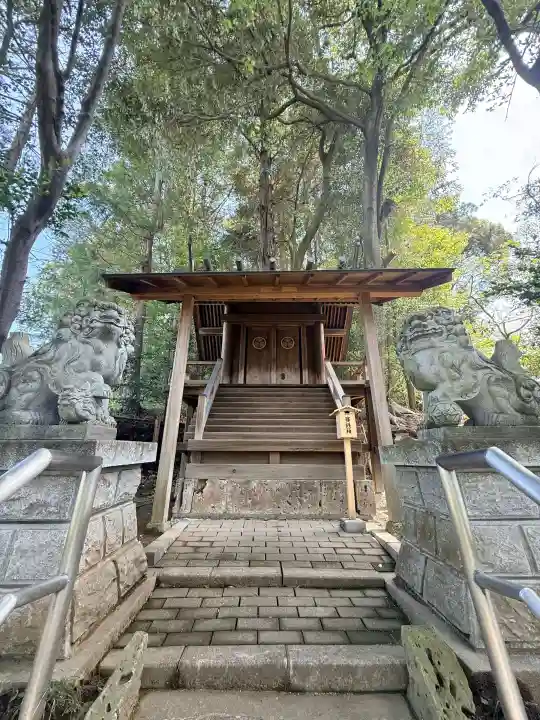 宇都宮二荒山神社の{uncategorized: "未分類", other: "その他", undefined: "問題あり", building: "その他建物", grave: "お墓", sacred_gate: "鳥居", guardian: "狛犬", statue: "像", buddha: "仏像", history: "歴史", nature: "自然", garden: "庭園", animal: "動物", pagoda: "塔", temizu: "手水舎", mountain_gate: "山門・神門", sanctuary: "本殿・本堂", subordinate: "末社・摂社", art: "芸術", scenery: "景色", jizo: "地蔵", ema: "絵馬", goshuin: "御朱印", omikuji: "おみくじ", items: "授与品その他", amulet: "お守り", goshuincho: "御朱印帳", eats: "食事", festival: "お祭り", votive_dance: "神楽", shichigosan: "七五三参", wedding: "結婚式", experience: "体験その他", initially: "初詣", around: "周辺", anti_infection: "感染症対策"}