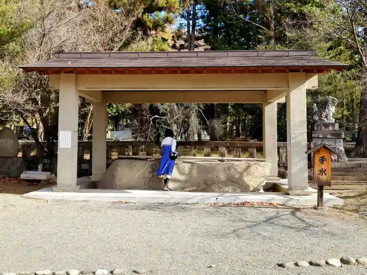 山梨縣護國神社の手水舎